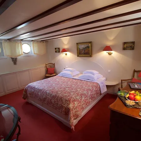 Aurora Couette-café