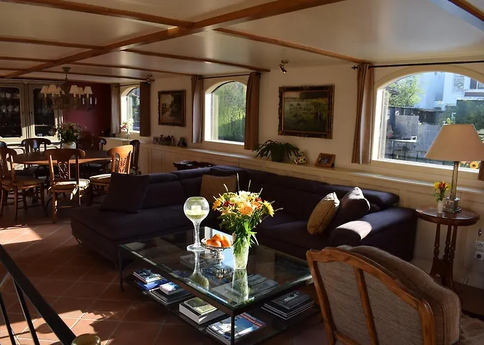 Aurora Bed & Breakfast 4*